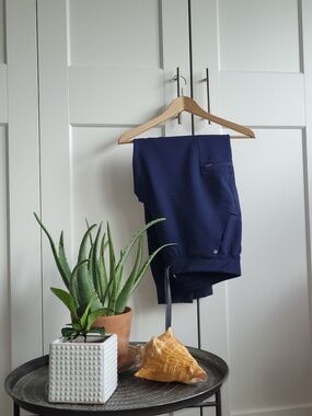 WB033. Figs  NAVY ZAMORA JOGGER